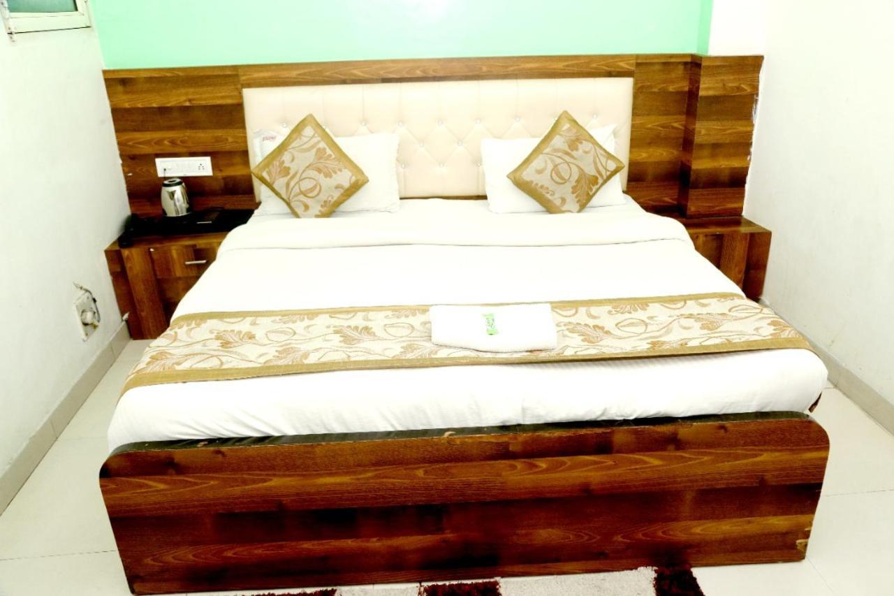 Fabhotel India International Near New Delhi Railway Station Room photo
